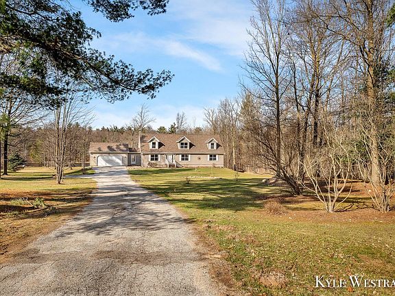4th image of 7158 Riverwood Dr