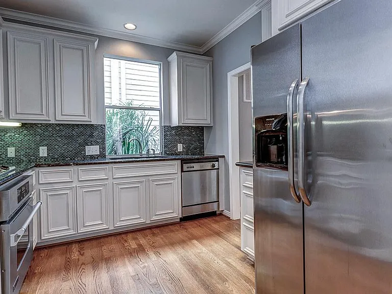 2649 Helena St — Photo 15