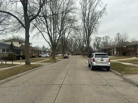 5th image of 24535 Willowby Ave