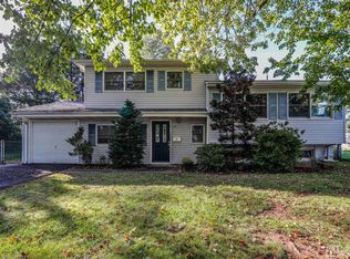 6 Nelson Ct, Colonia, NJ 07067