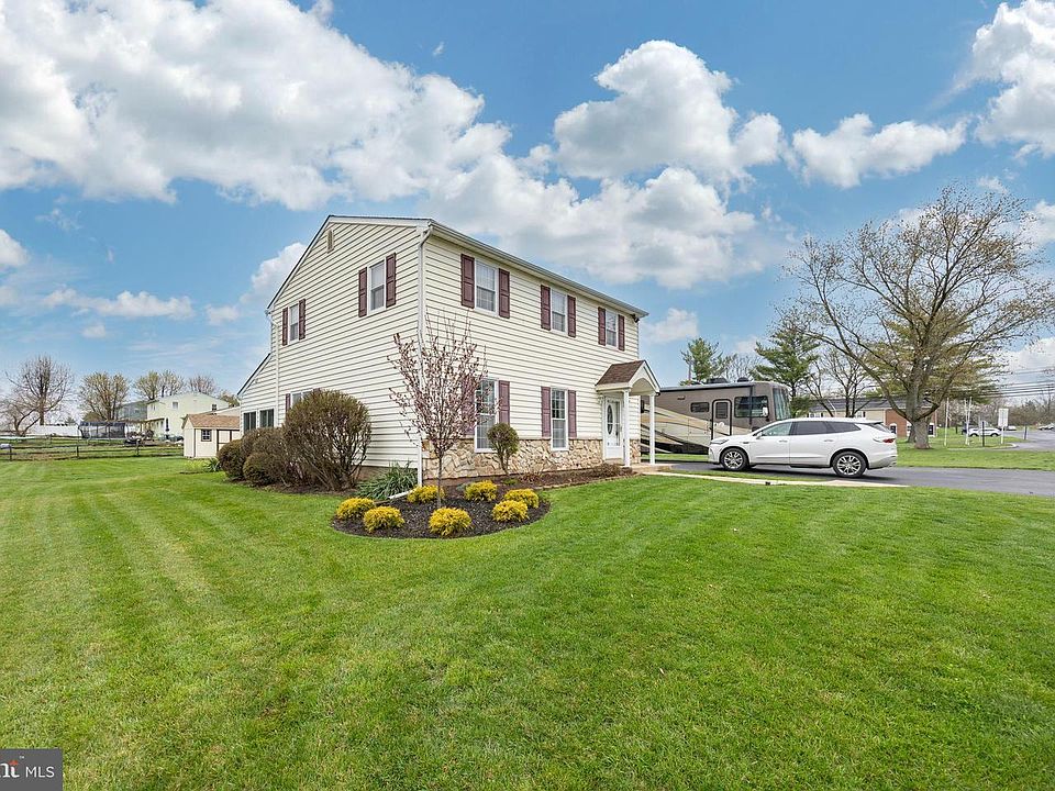 1st image of 1070 Snyder Rd