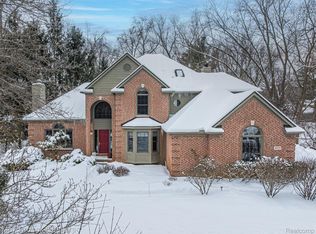 30755 Franklin Woods Ct, Franklin, MI 48025
