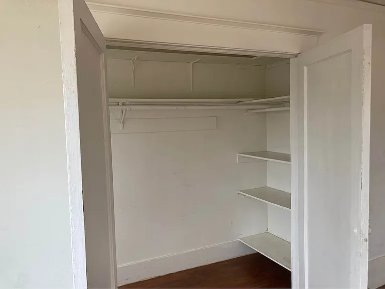 870 55th St #B — Photo 13