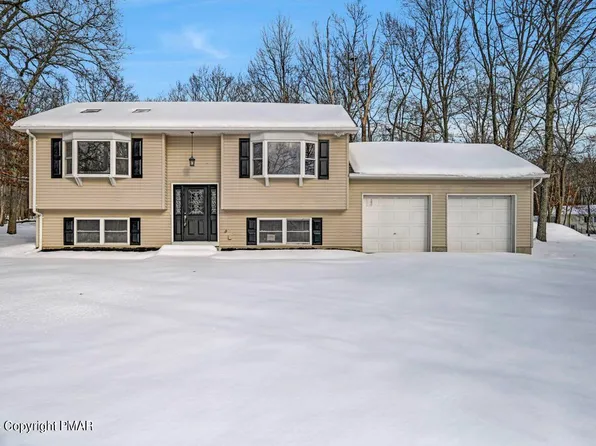 2130 Snowflake Ct, Bushkill, PA 18324