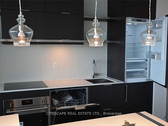 4th image of 197 Yonge St #4810