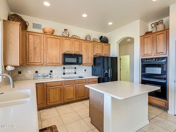 5th image of 4614 N Black Rock Pl