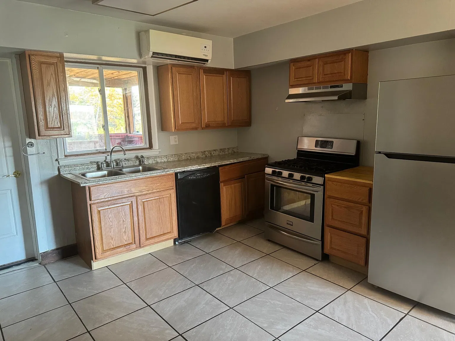 212 Rano Blvd — Photo 2