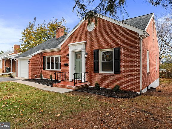 4th image of 1422 Potomac Ave