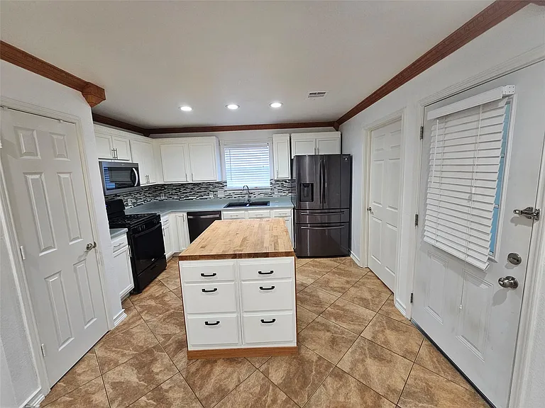18212 Flathead Dr — Photo 6