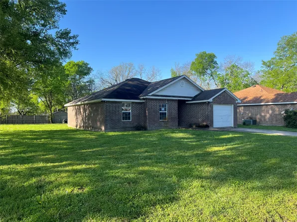 700 E 6th St, Bonham, TX 75418