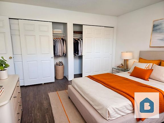 5th image of 1314 Holland Park Blvd Unit B