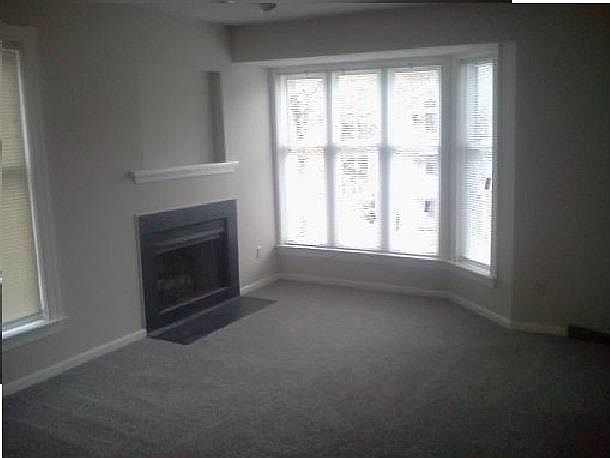 2nd image of 921 Washington St APT 201