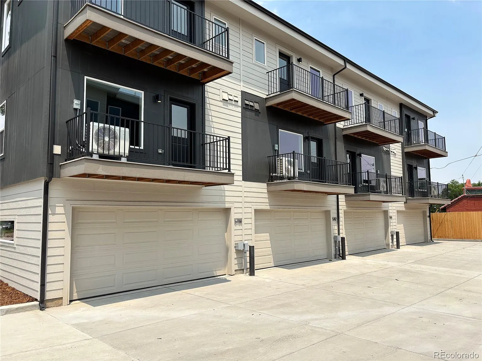 2 bed, 2.5 bath, 1587 sqft, $2,800 — Photo 4
