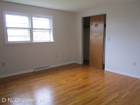 5th image of 6449 Wells Dr