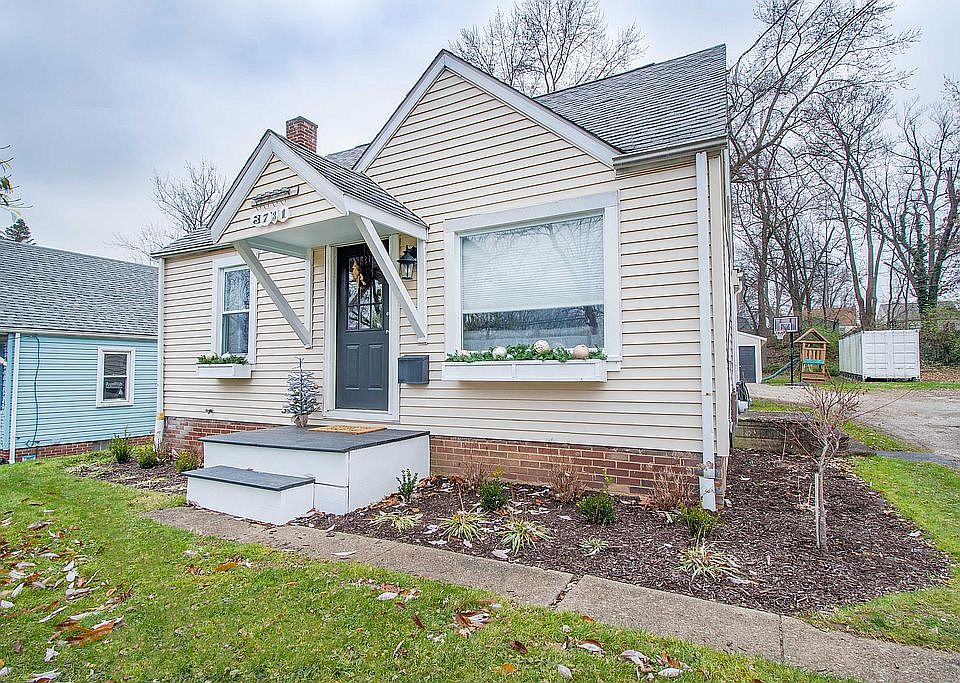 3 bedroom/2 full baths