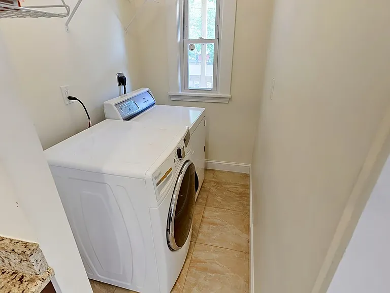 742 Washington St #1 — Photo 7