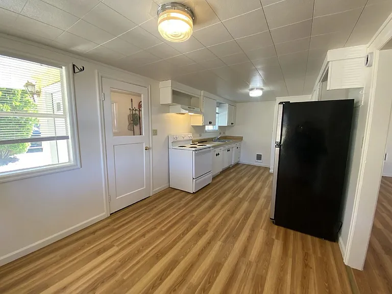 710 W Broccoli St — Photo 9