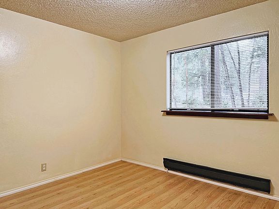 4th image of 25217 Sherwood Rd #1