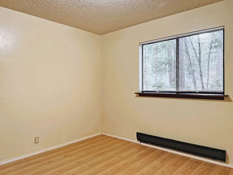 25217 Sherwood Rd — Photo 11
