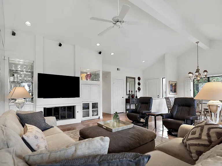 39 Blue River Dr — Photo 5