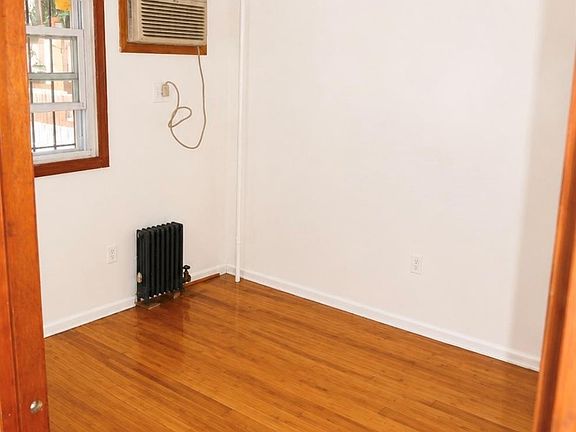 3rd image of 11403 111th Avenue