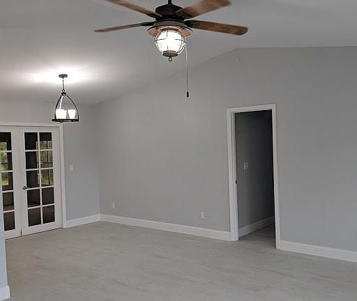 2nd image of 1602 Karen Ave S