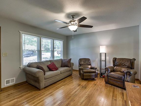 5th image of 5036 Overton Ave
