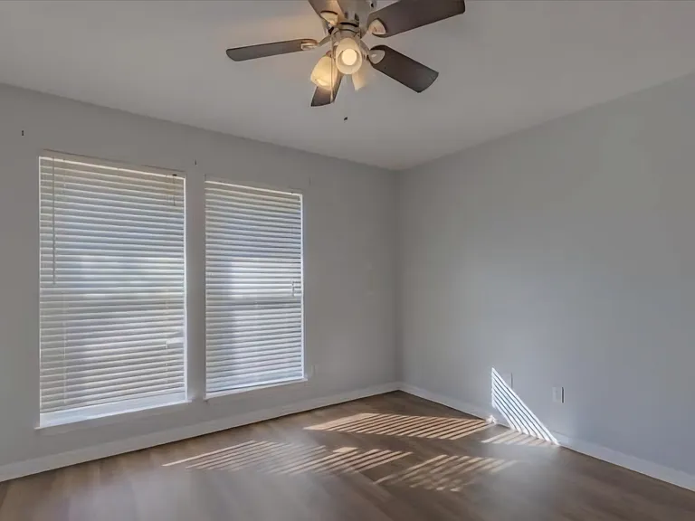 1387 Calcutta Dr — Photo 16