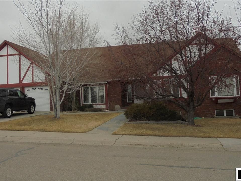 1st image of 2116 Hillcrest Dr