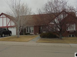 2116 Hillcrest Dr, Rock Springs, WY 82901