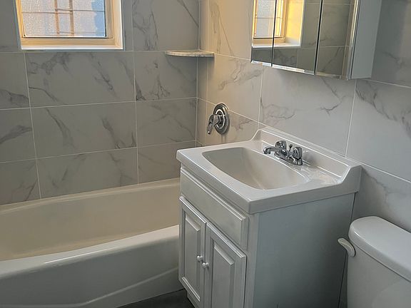 5th image of 2681 W 2nd St APT 3C