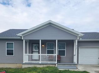 32 Richwood Trl, Bloomington, IL 61701