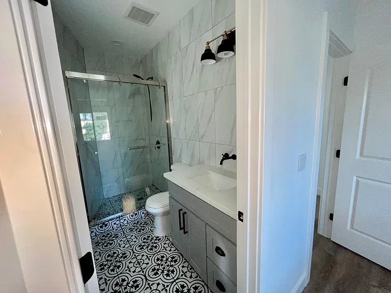 En suite bathroom
