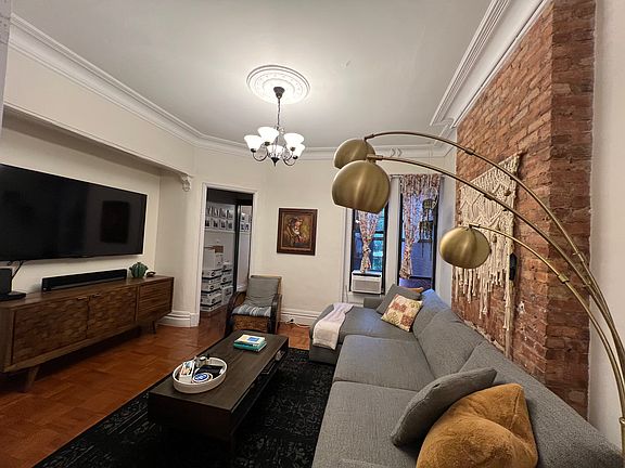 5th image of 286 Pacific Ave