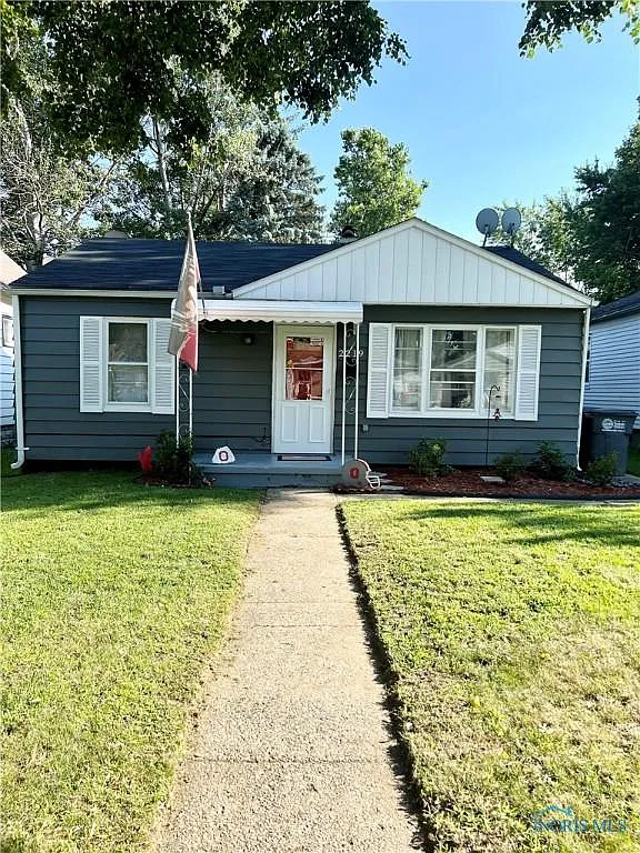 2219 Dunham St photo 1