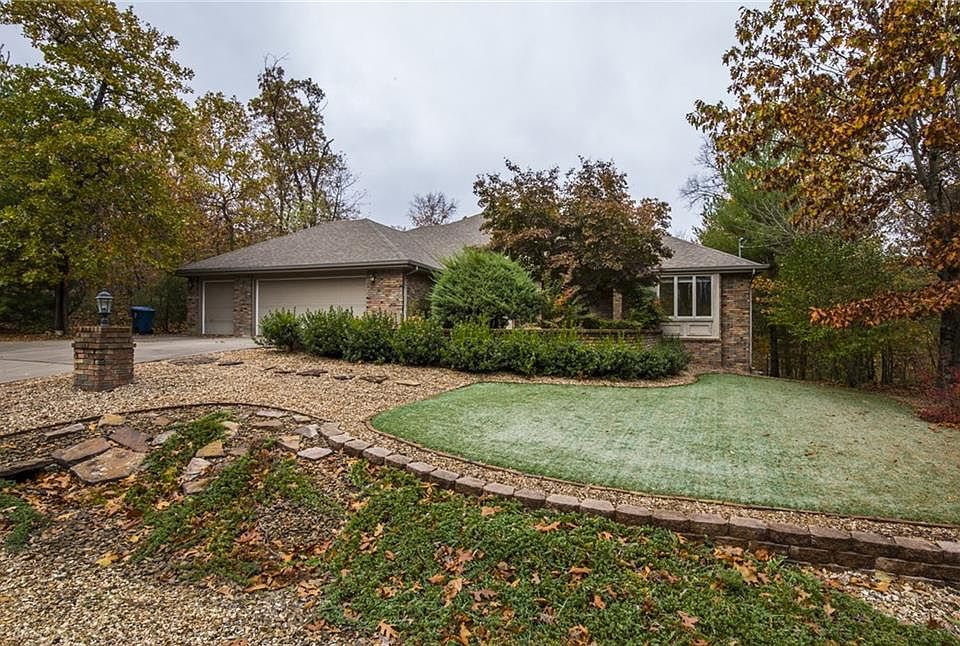 1st image of 38 Luncarty Ln