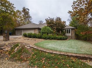 38 Luncarty Ln, Bella Vista, AR 72715