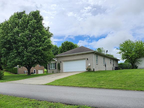 4th image of 83 Harts Place Dr