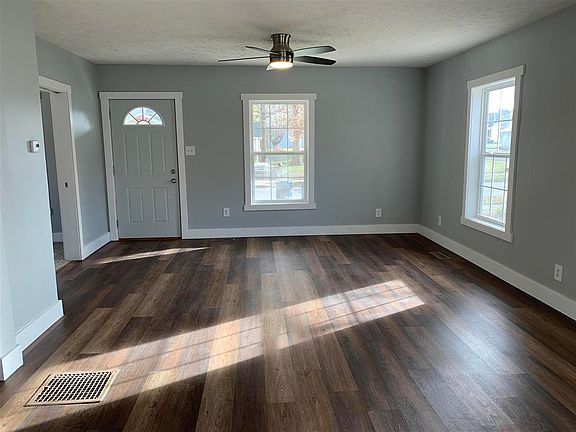 4th image of 205 N Pearl St