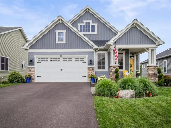 27 Thompson Ln, Canandaigua, NY 14424