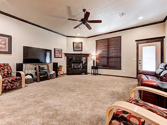 3rd image of 13805 Canterbury Dr