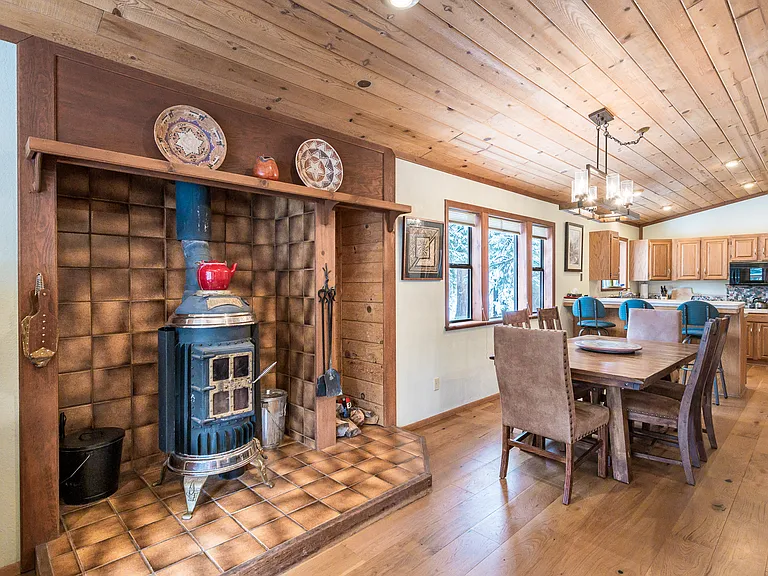 7995 Forest Glen Dr — Photo 10