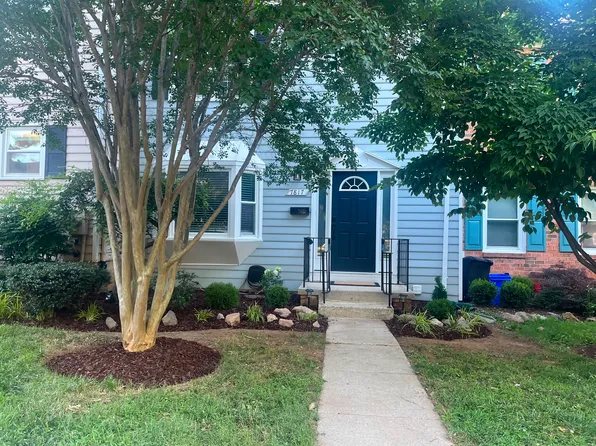 7817 Heatherton Ln, Potomac, MD 20854
