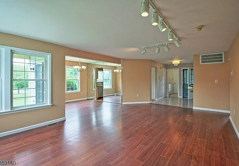 2A Bristol Ct — Photo 18