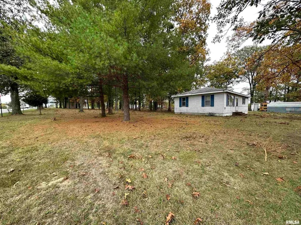 576 Illinois St, Norris City, IL 62869