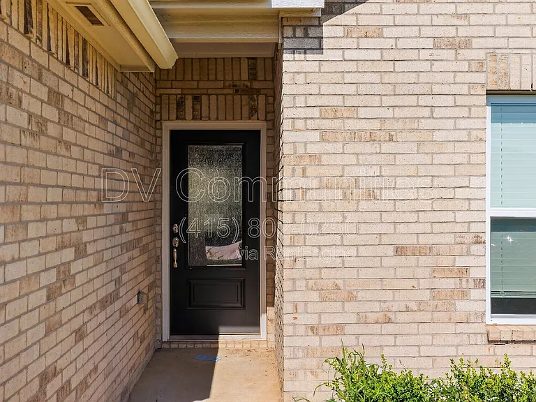 1712 Amaranth Ln — Photo 3