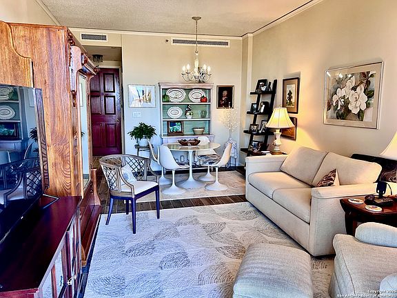 4th image of 1 Towers Park Ln #1604