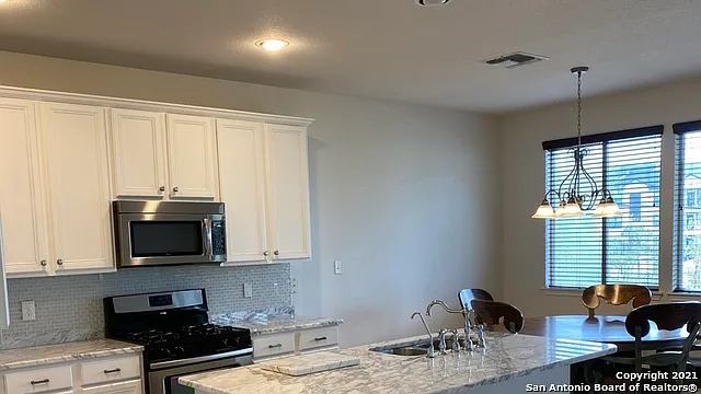 4202 Woodbridge Way — Photo 7