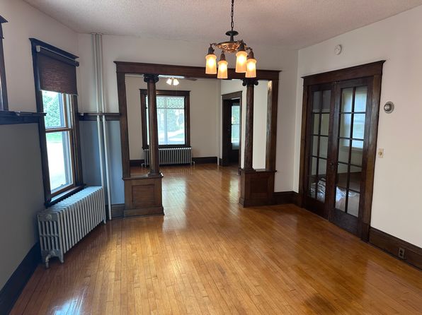 312 University Ave NE