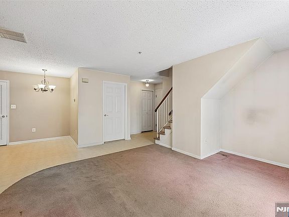 2nd image of 144 Prestwick Way #144